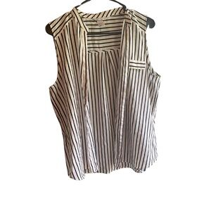 H&M lightweight button down - size 10